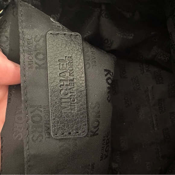 Michael Kors Black Pebbled Leather Jet Set Tote Bag - Picture 6 of 12